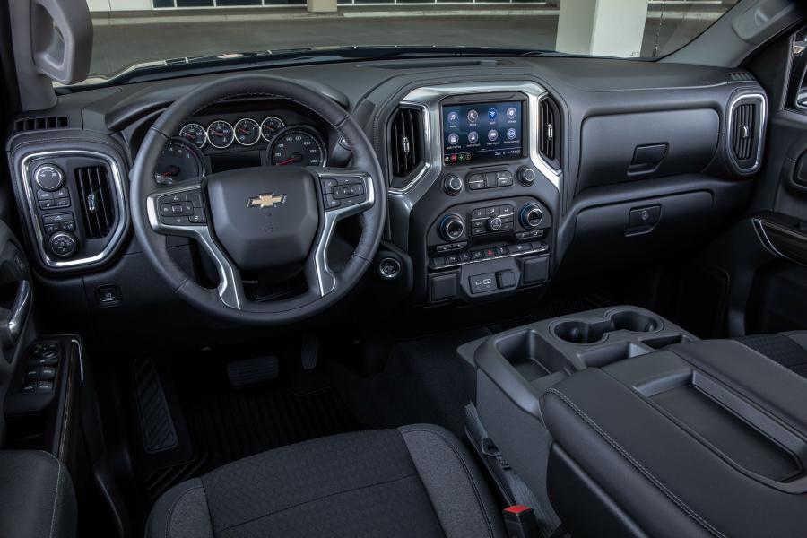 Торпедо Chevrolet Silverado LT Turbo Double Cab 2018 года  (фото 11 из 13)